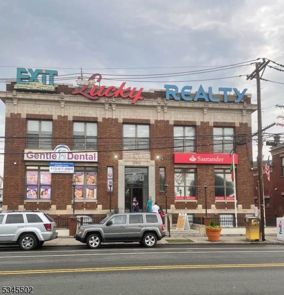 290 Ferry St - Photo 1