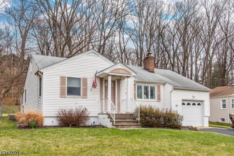 51 Linwood Ave - Photo 1