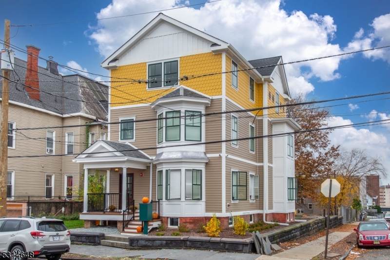 84 Auburn St - Photo 1