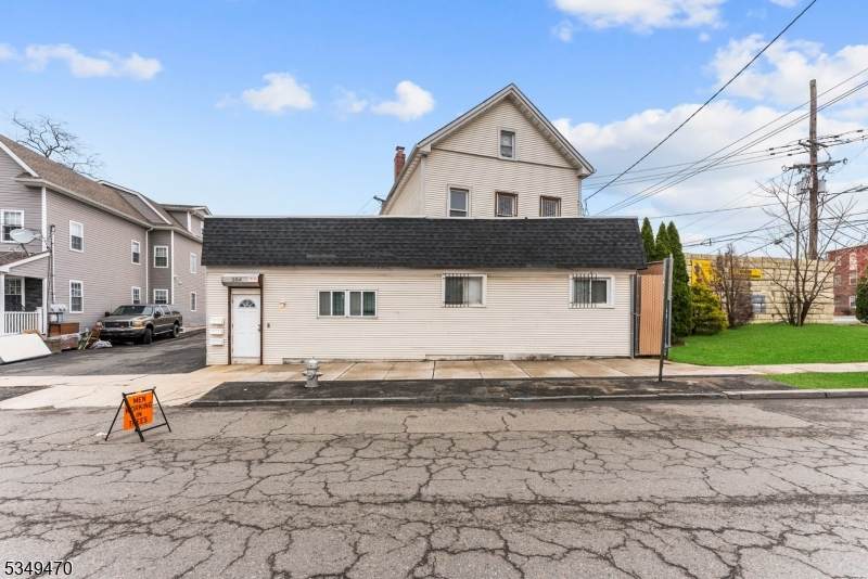 384 Glenwood Ave - Photo 1
