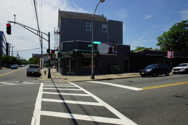 109 Norfolk St - Photo 1