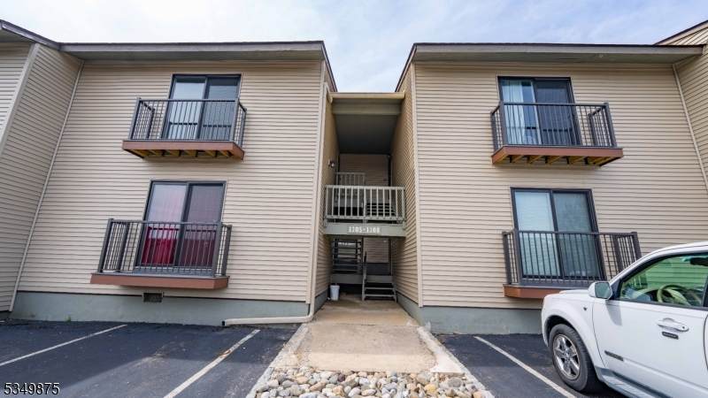1306 Spruce Hills Dr - Photo 1