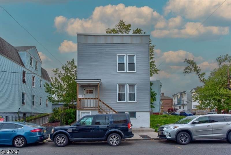 229 21St St - Photo 1