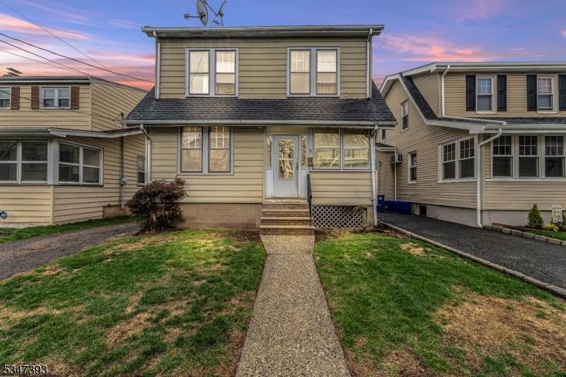 35 Perry St - Photo 1