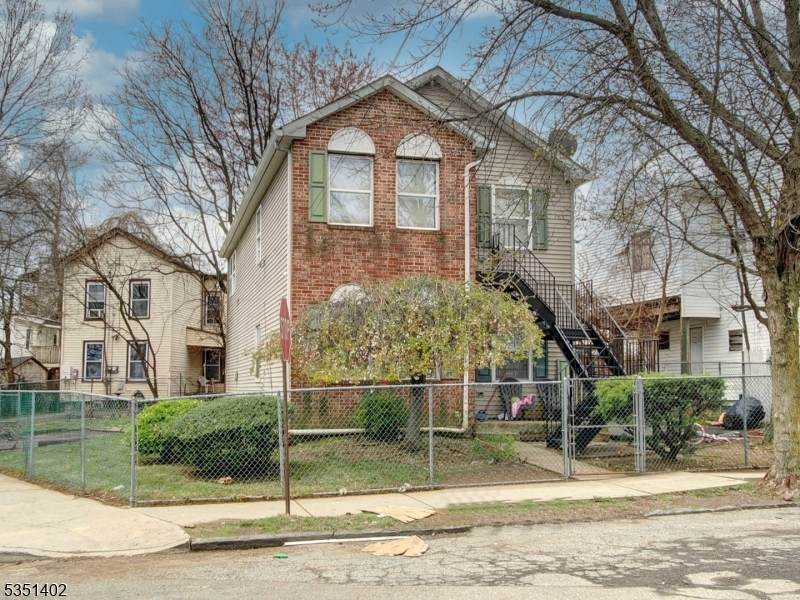 17 Holsman St - Photo 1