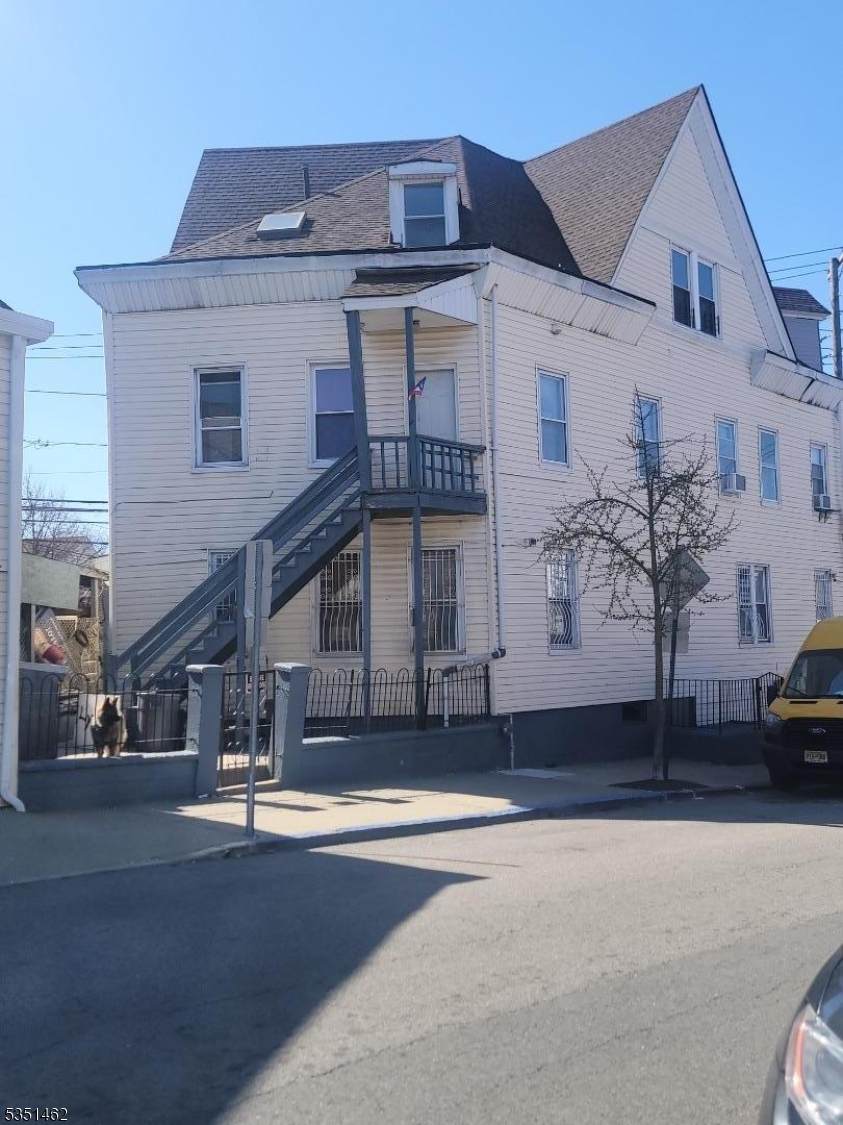  Address Not Published - Photo 1