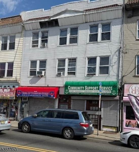 876 Stuyvesant Ave - Photo 1