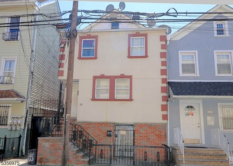 143 Tichenor St - Photo 1