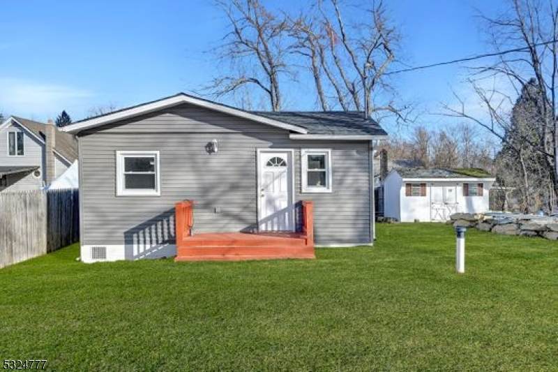 14 Harvey Rd - Photo 1