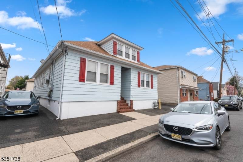 350 Monroe Ave - Photo 1