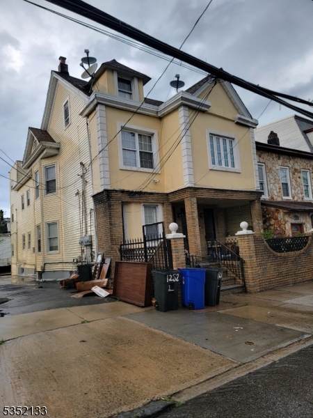  Address Not Published - Photo 1