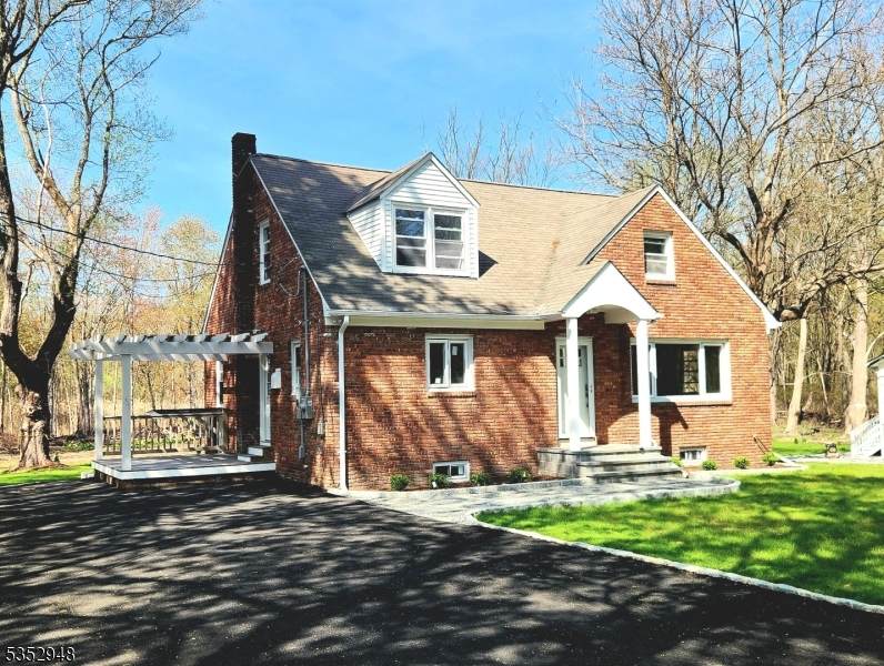 52 Bellows Ln - Photo 1
