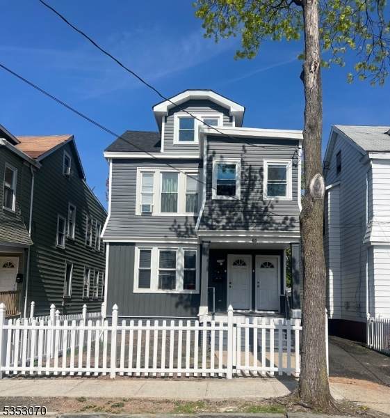 65 Howard St - Photo 1