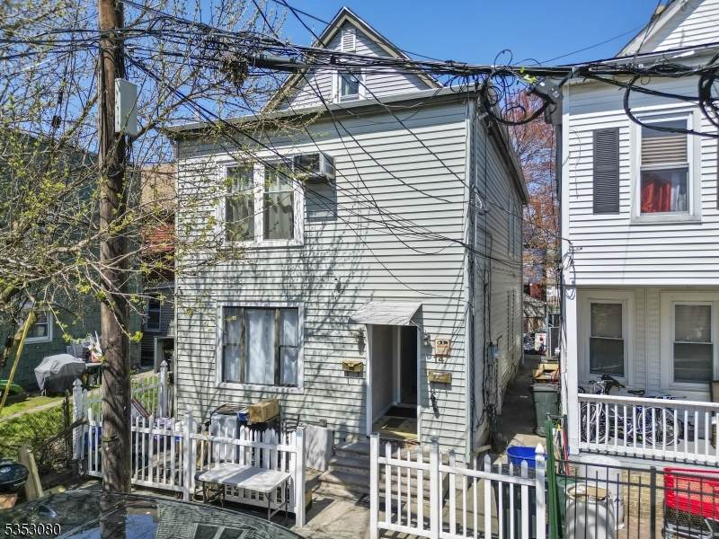 14 Wisnev St - Photo 1