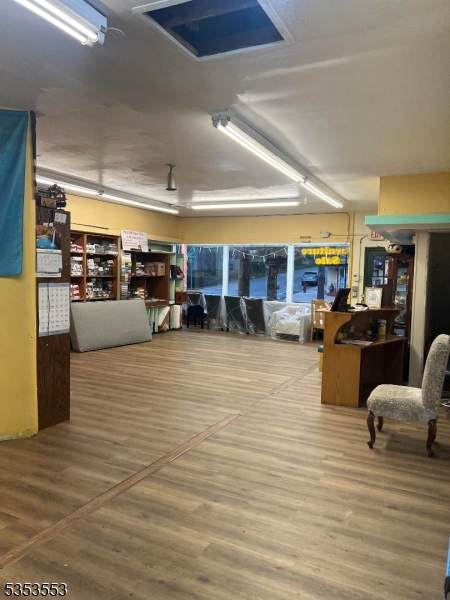 285 Lakeview Ave - Photo 1