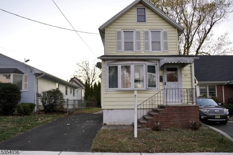 422 Myrtle Ave - Photo 1