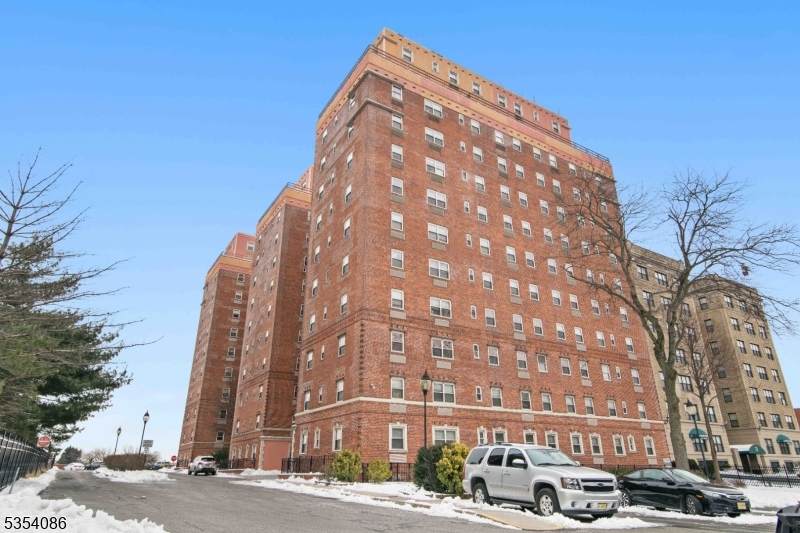 70 S Munn Ave - Photo 1