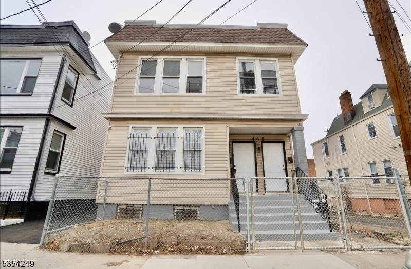 445 S 15Th St - Photo 1