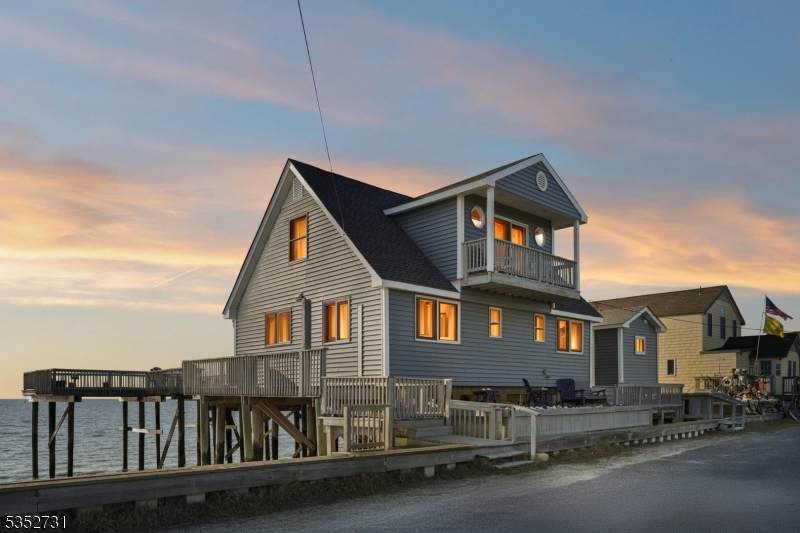27 S Beach Ave - Photo 1