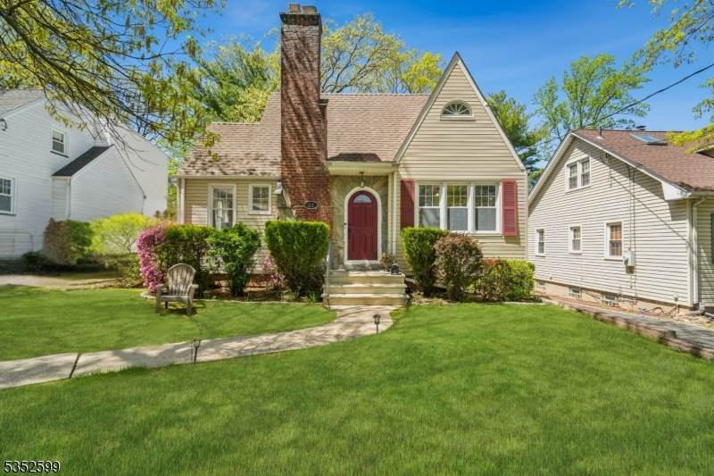 33 Maple Ave - Photo 1