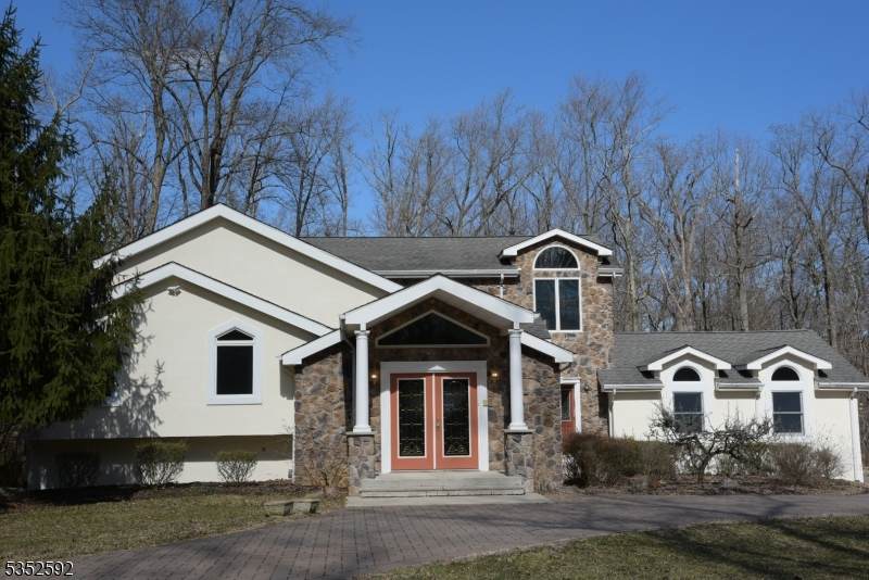 131 Lindbergh Rd - Photo 1