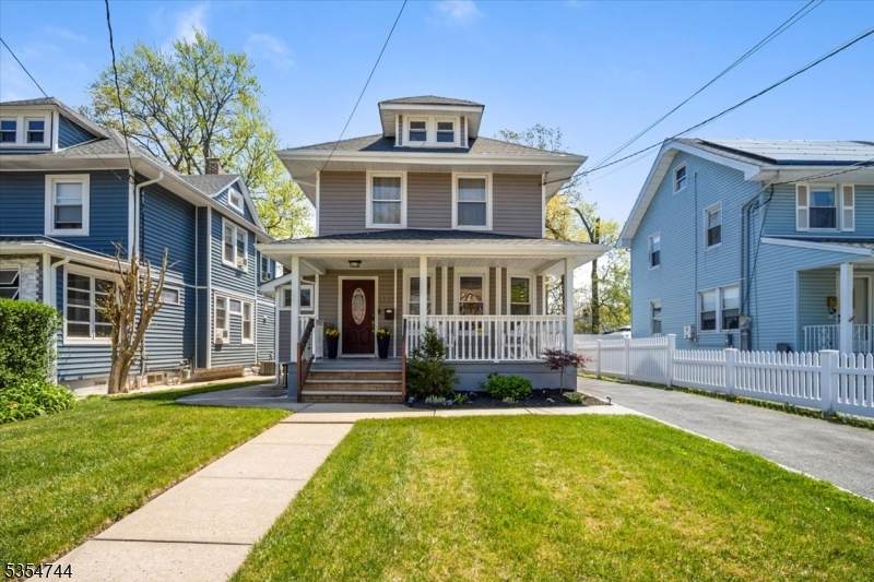 137 Monmouth Rd - Photo 1