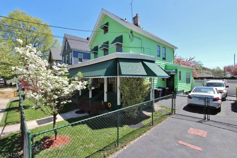 528 E 2nd St - Photo 1