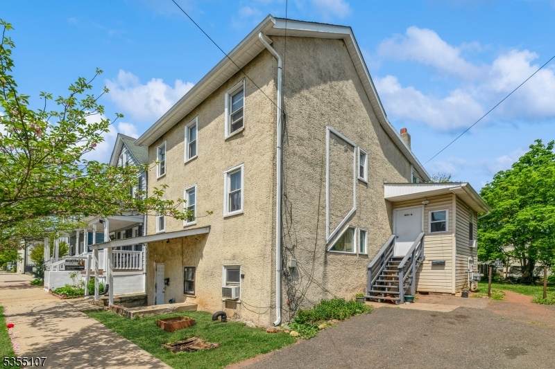 185 Redmond St - Photo 1