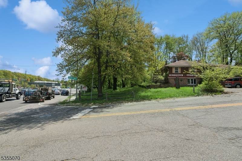 2 Woods End Rd - Photo 1
