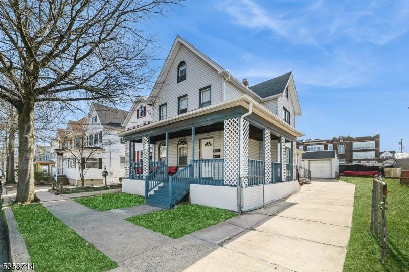 251 Henry St - Photo 1