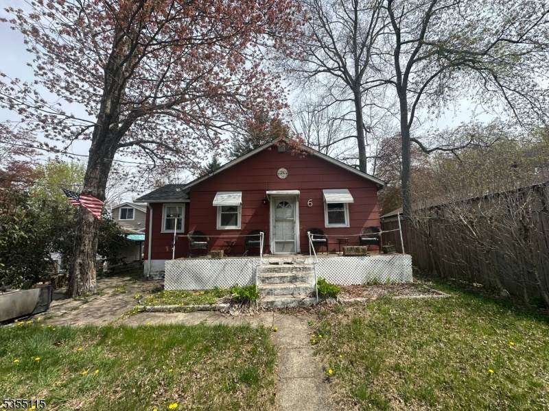 6 Passaic Dr - Photo 1