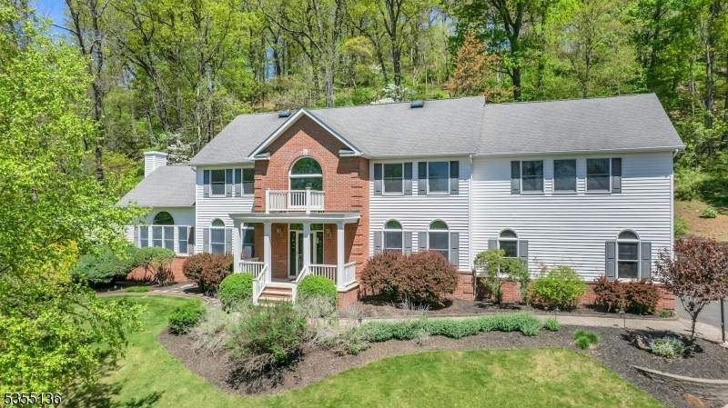 63 Twin Oaks Rd - Photo 1
