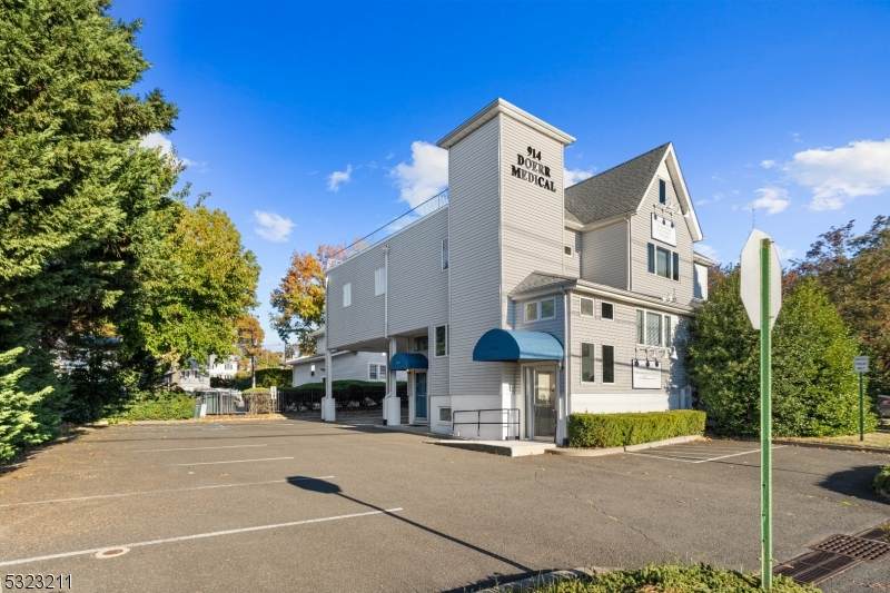 914 Clifton Ave - Photo 1