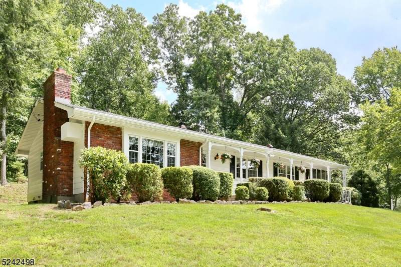 35 Ricker Dr - Photo 1