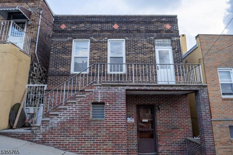 1211 Hillside Pl - Photo 1