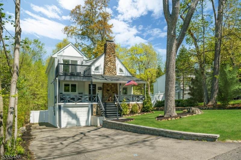 8 Mountainside Drive - Photo 1