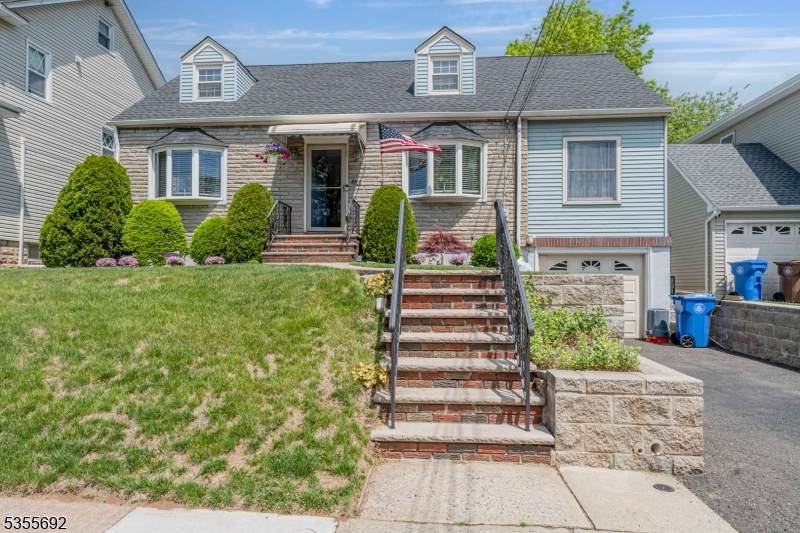 2512 Summit Ter - Photo 1