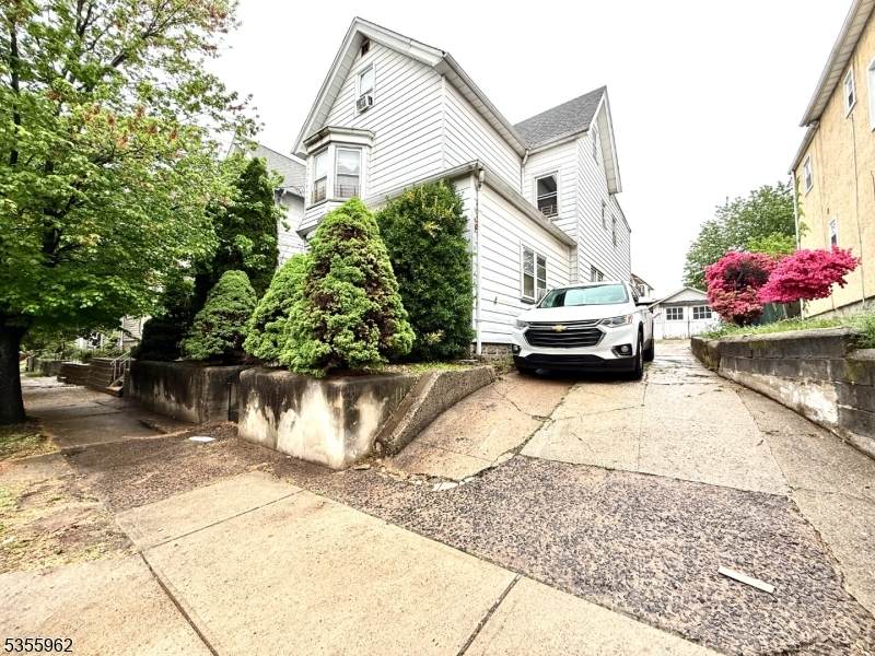 22 Van Rensselear St - Photo 1