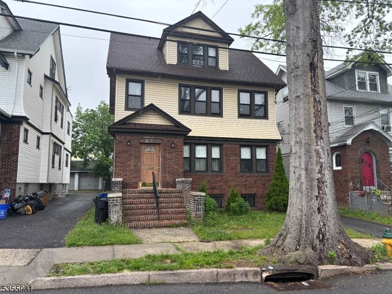 27 Cleveland Ave - Photo 1
