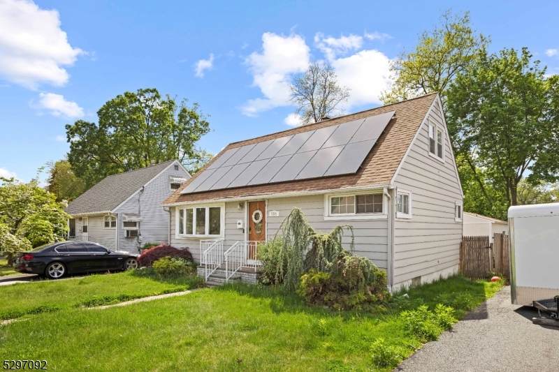 186 10th Ave - Photo 1