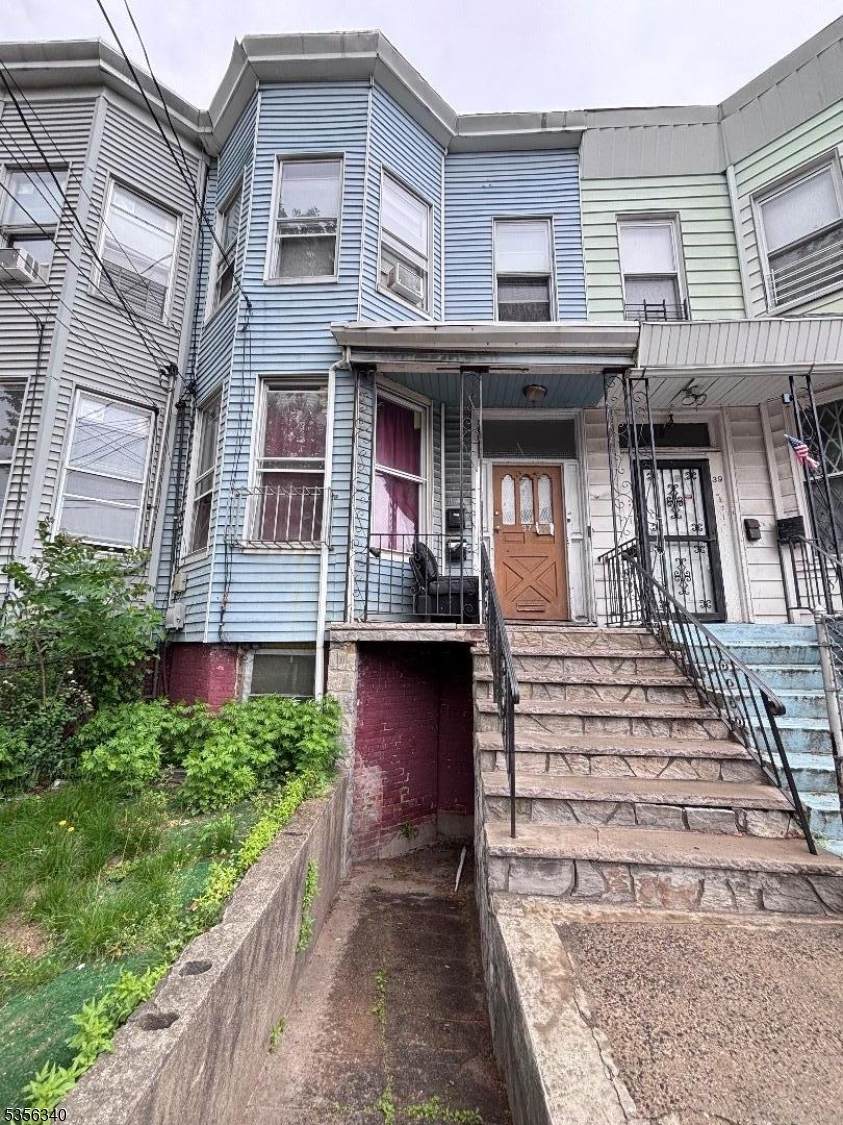 37 Arlington Ave - Photo 1