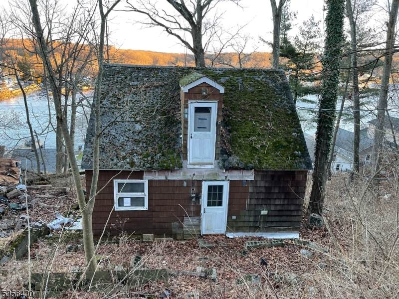 34 Iowa Ave - Photo 1