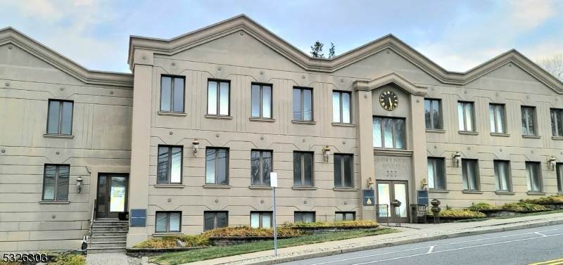 300 Lackawanna Ave - Photo 1