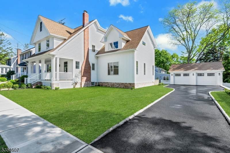 10 Garden Pl - Photo 1