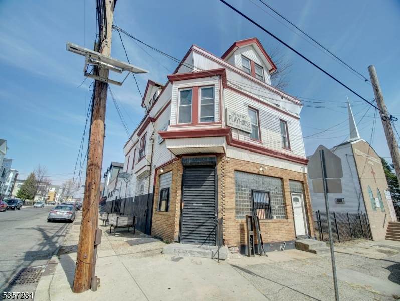 474 15Th Ave - Photo 1