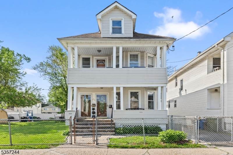 376 E 9Th Ave - Photo 1
