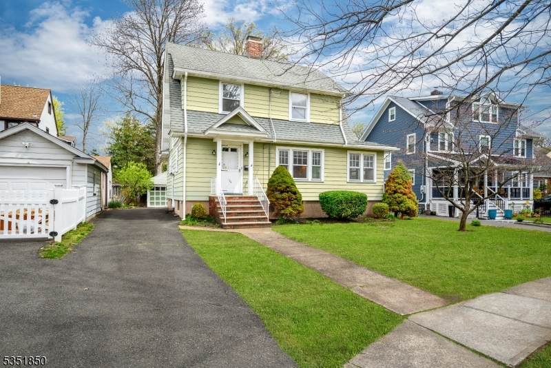 104 Riverside Dr - Photo 1