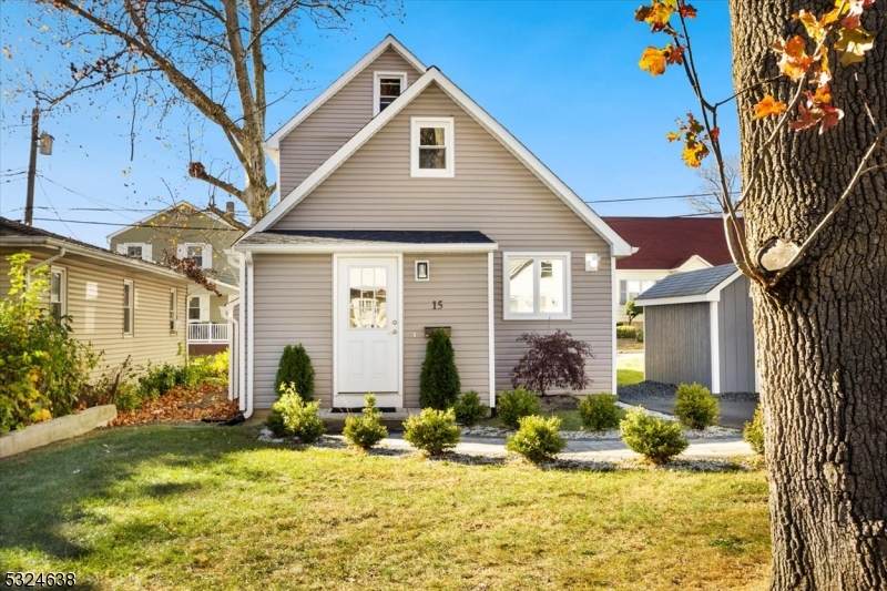 15 Douglas St - Photo 1