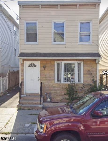 230 Bond St - Photo 1