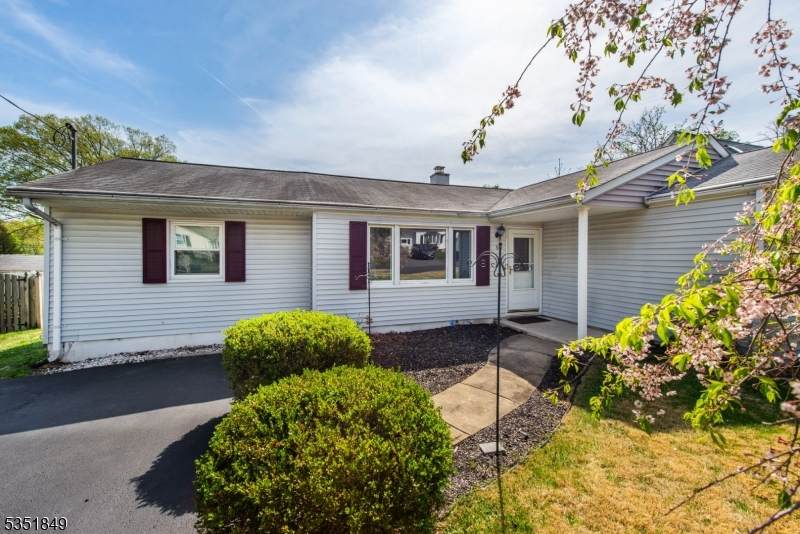 9 Harmony Ln - Photo 1